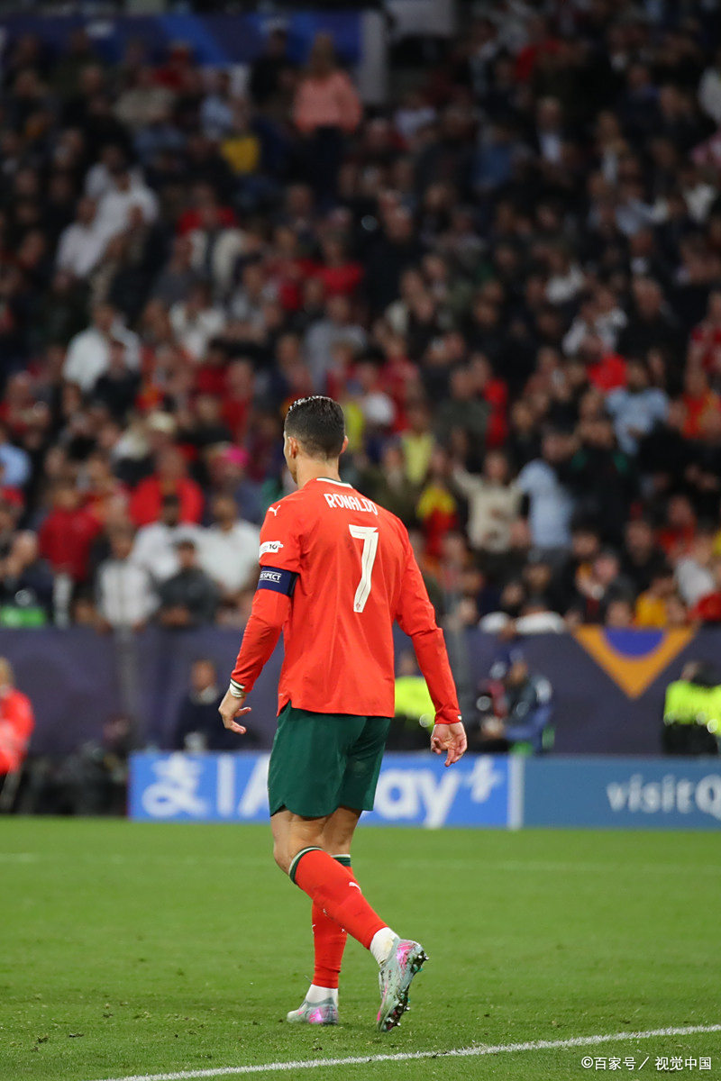 包含C罗重返赛场，表现优异首场状态出色，C9观众沸腾！的词条